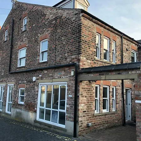 Trinity House Centre & Free Parking *