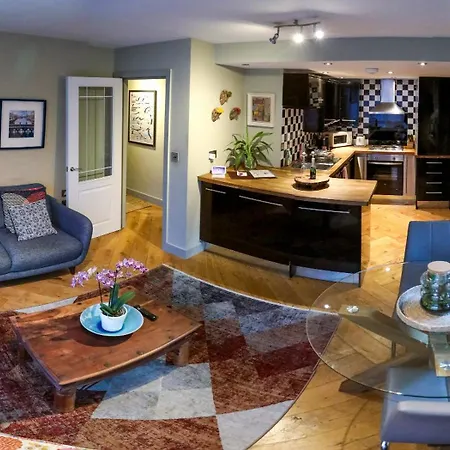 Διαμέρισμα Trinity House Centre & Free Parking *