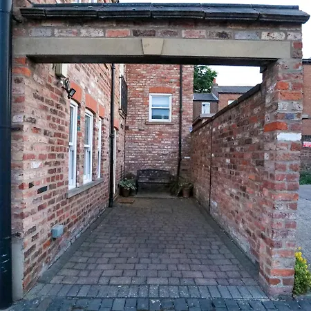 Trinity House Centre & Free Parking