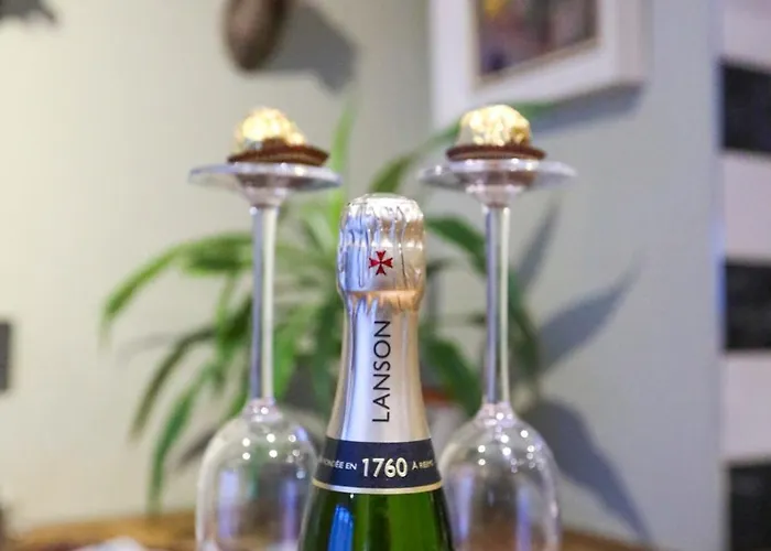 Trinity House Centre & Free Parking