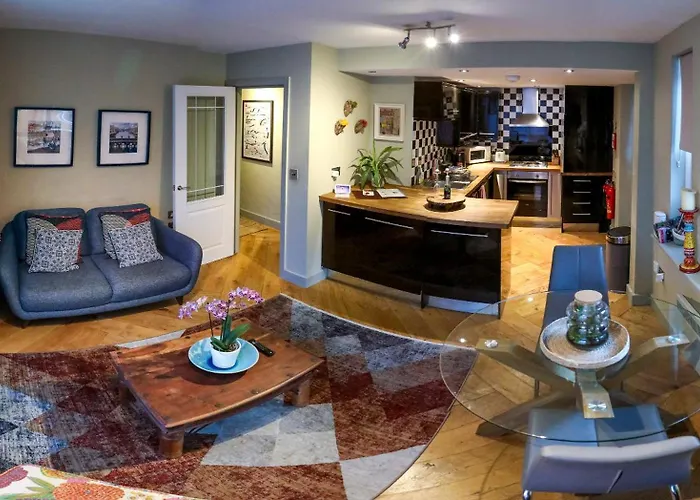 Διαμέρισμα Trinity House Centre & Free Parking *